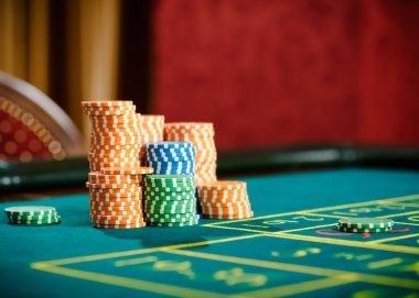 Example of a strong five-card hand: full house