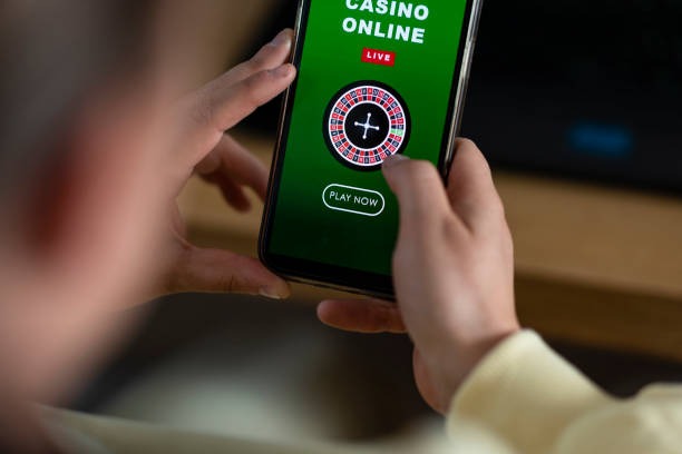 Live-dealer tables showing concurrent player counts